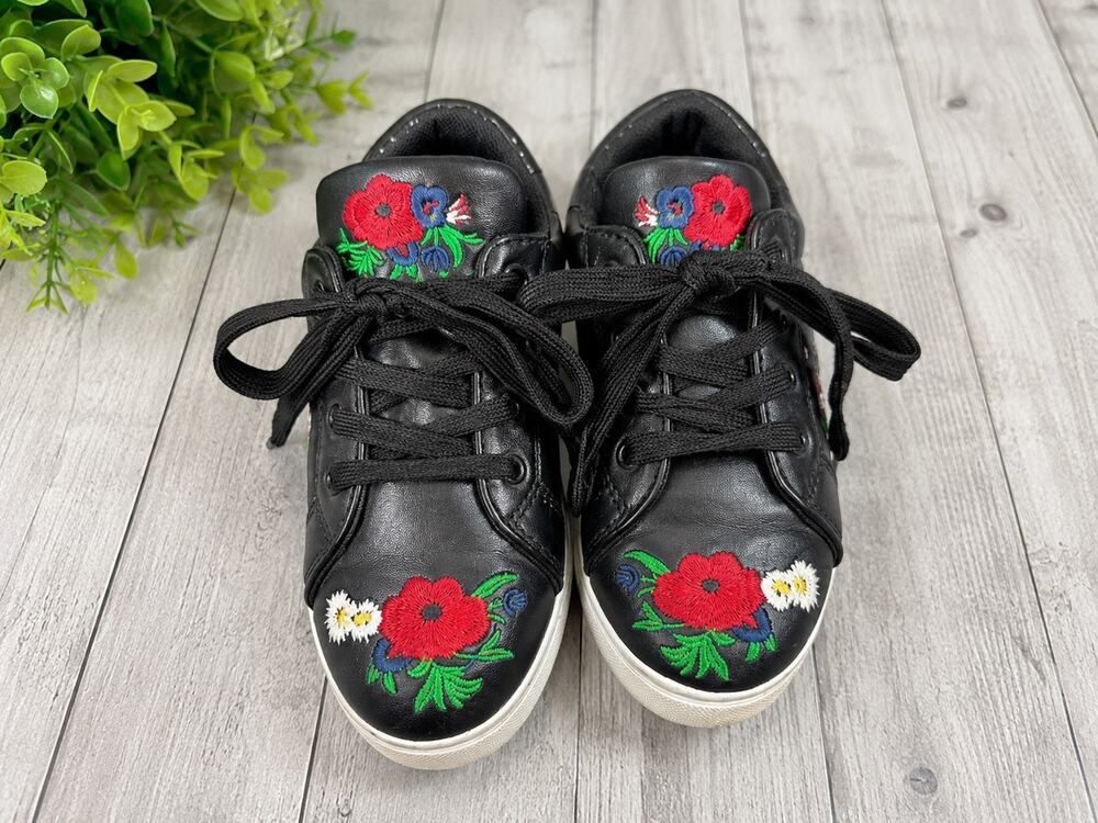 Link Kids Black Faux Leather Floral Embroidered Sneakers Size 10 Lace Up Shoes
